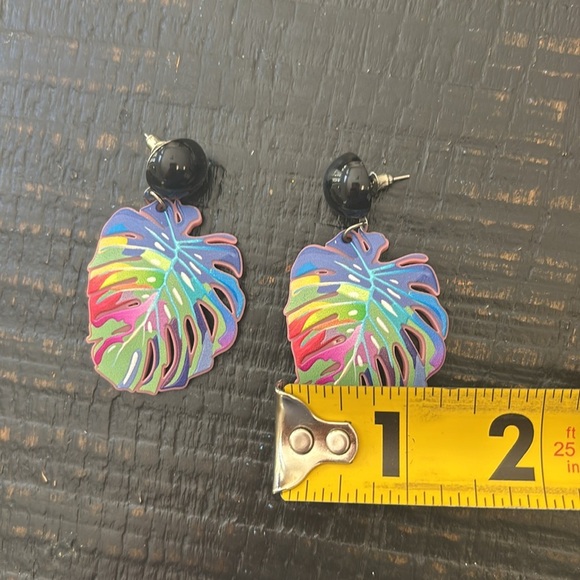 🎈4 LISTINGS FOR $20!! Colorful Plant Leaf Earrings with Black Studs. - Picture 4 of 5